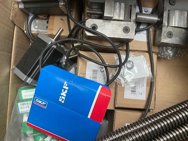 Partij machineonderdelen - afbeelding 4 van  8