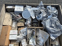 Partij machineonderdelen - afbeelding 1 van  2