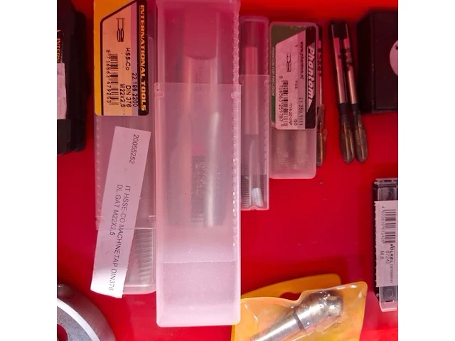 Partij machinetaps en draadsnijgereedschap o.a. norton, phantom - afbeelding 16 van  19