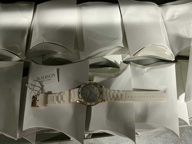 Partij madison dames horloges (53x) - afbeelding 1 van  6