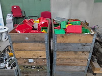 Partij magazijnbakken, diverse modellen - afbeelding 1 van  8