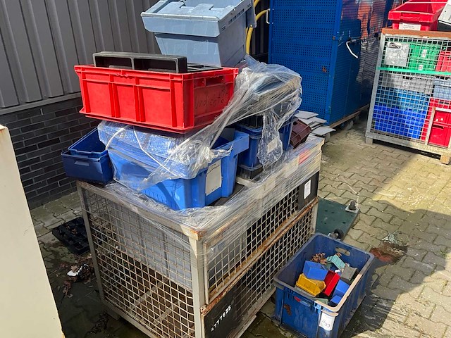 Partij magazijnbakken en kratten - afbeelding 2 van  3