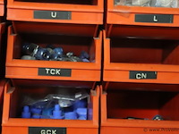 Partij magazijnbakken incl. diverse koppelingen - afbeelding 6 van  9