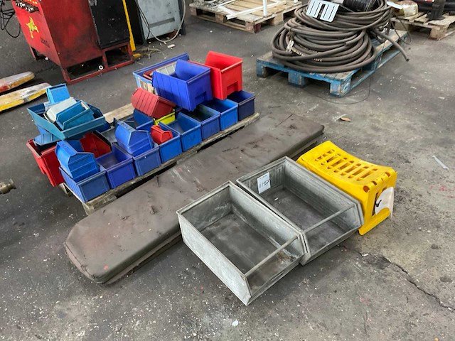 Partij magazijnbakken - afbeelding 2 van  4