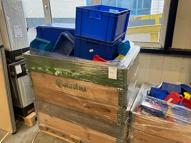 Partij magazijnbakken - afbeelding 4 van  4