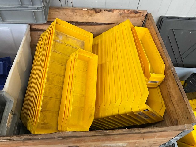 Partij magazijnbakken - afbeelding 2 van  4