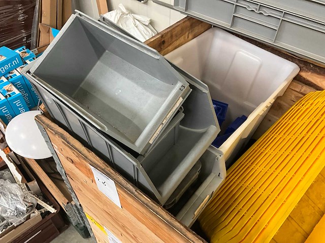 Partij magazijnbakken - afbeelding 3 van  4