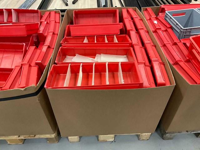Partij magazijnbakken - afbeelding 7 van  9