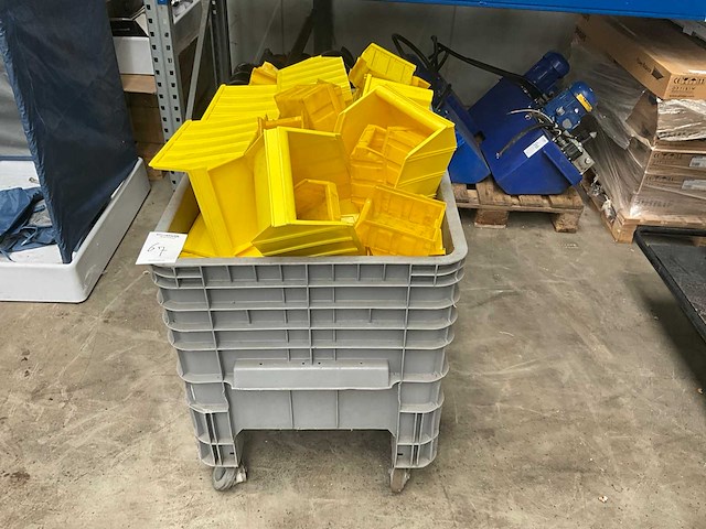 Partij magazijnbakken - afbeelding 2 van  3