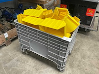 Partij magazijnbakken - afbeelding 3 van  3