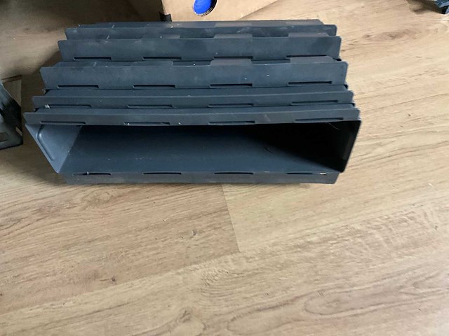 Partij magazijnbakken - afbeelding 1 van  1