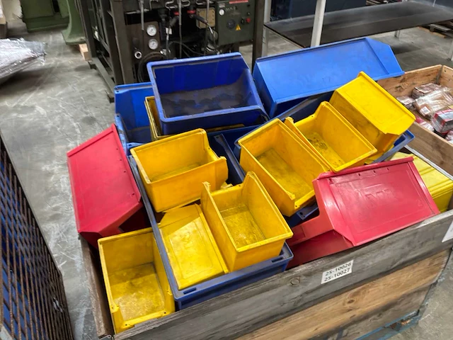 Partij magazijnbakken - afbeelding 2 van  3
