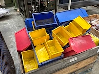 Partij magazijnbakken - afbeelding 2 van  3