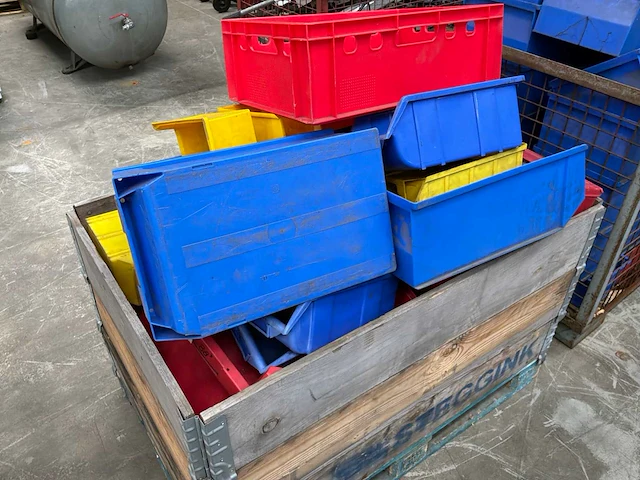 Partij magazijnbakken - afbeelding 3 van  3
