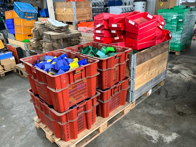 Partij magazijnbakken - afbeelding 6 van  9
