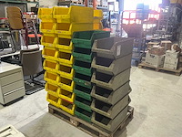Partij magazijnbakken - afbeelding 1 van  3