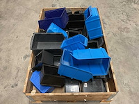 Partij magazijnbakken - afbeelding 1 van  3