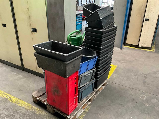 Partij magazijnbakken - afbeelding 2 van  3