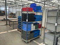 Partij magazijnbakken