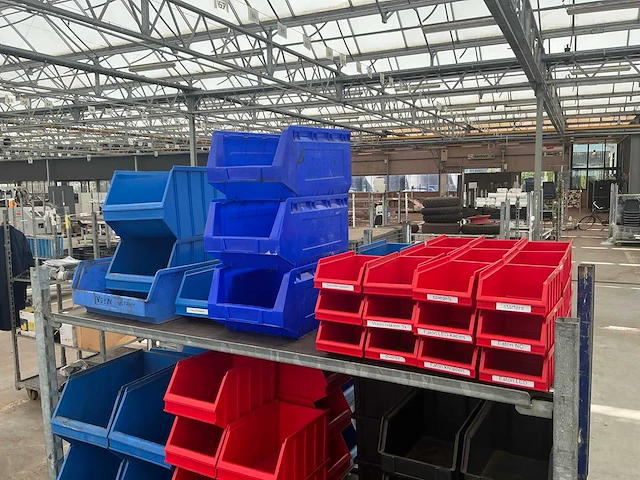 Partij magazijnbakken - afbeelding 3 van  7