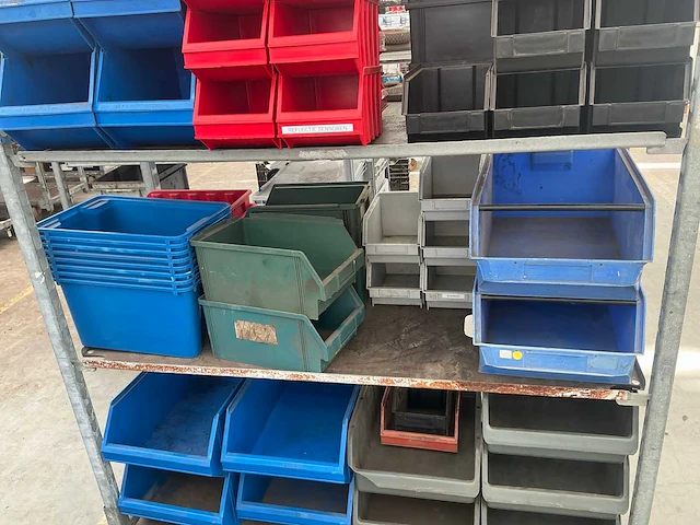 Partij magazijnbakken - afbeelding 5 van  7