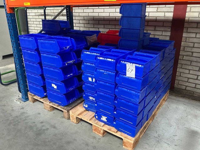 Partij magazijnbakken - afbeelding 1 van  4