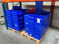 Partij magazijnbakken - afbeelding 1 van  4