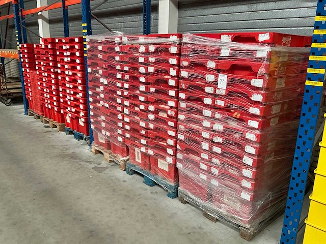 Partij magazijnbakken - afbeelding 1 van  5