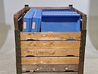 Partij magazijnbakken