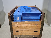 Partij magazijnbakken