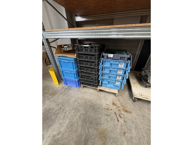 Partij magazijnbakken - afbeelding 1 van  3