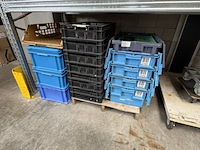 Partij magazijnbakken - afbeelding 1 van  3