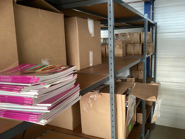 Partij magazijninventaris & kinderboeken- tijdschriften - afbeelding 3 van  12