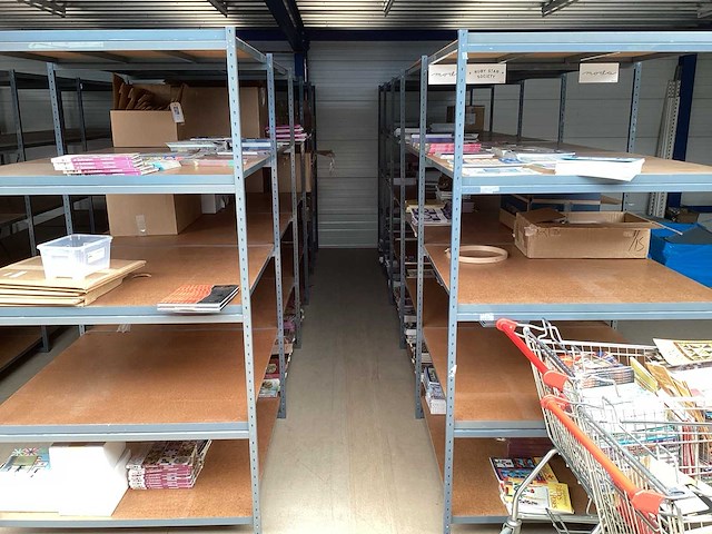 Partij magazijninventaris & kinderboeken- tijdschriften - afbeelding 1 van  12