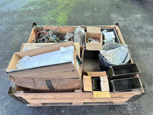 Partij magazijninventaris - afbeelding 1 van  6