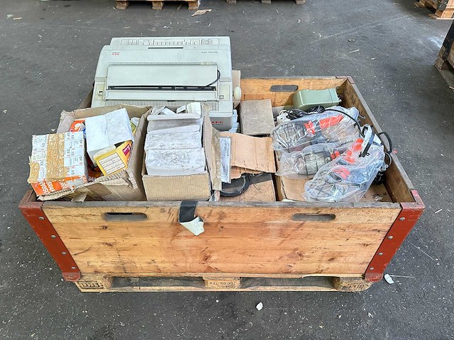 Partij magazijninventaris - afbeelding 1 van  7