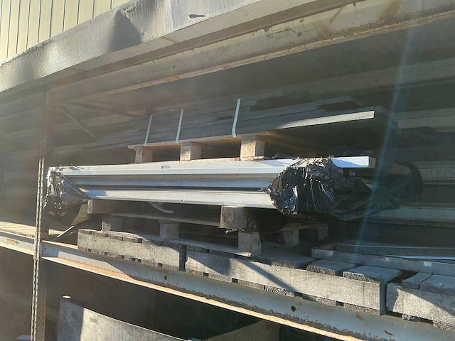 Partij magazijninventaris - afbeelding 7 van  9