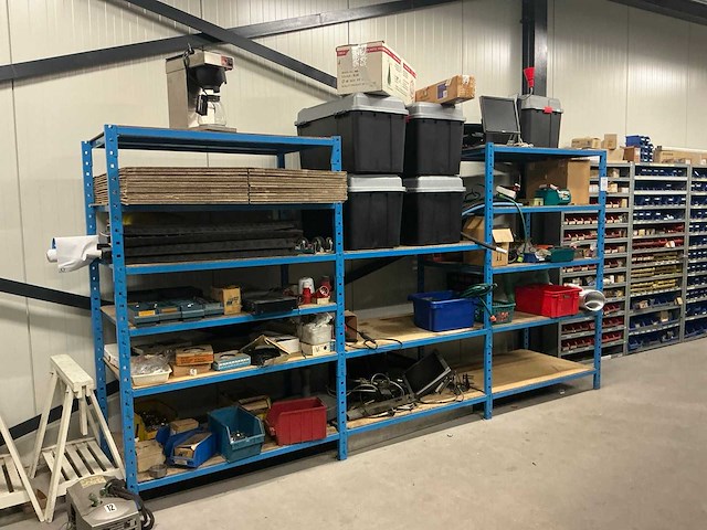 Partij magazijninventaris - afbeelding 1 van  12