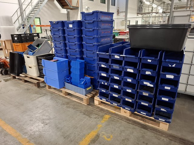 Partij magazijn/opslagbakken - afbeelding 1 van  7