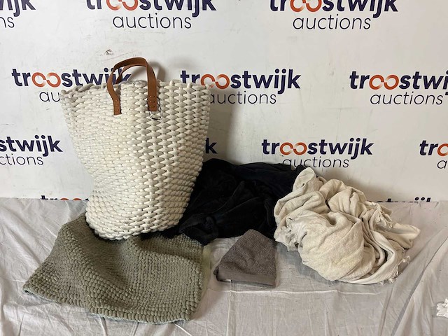 Partij manden | kleden | doeken - afbeelding 1 van  1