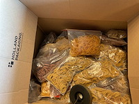 Partij manenelastiekjes - afbeelding 1 van  2