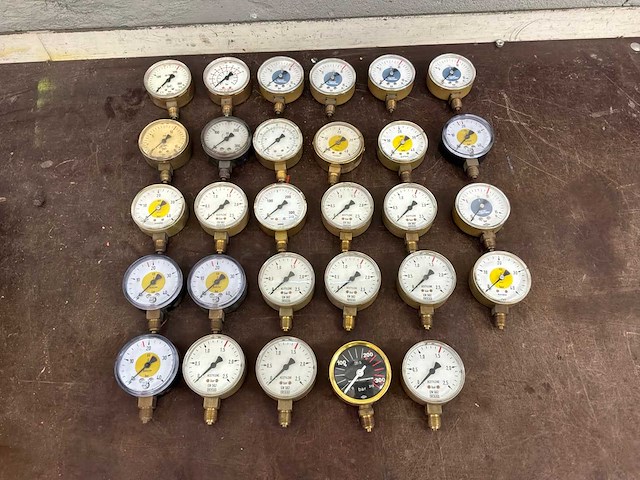 Partij manometers (29x) - afbeelding 1 van  7