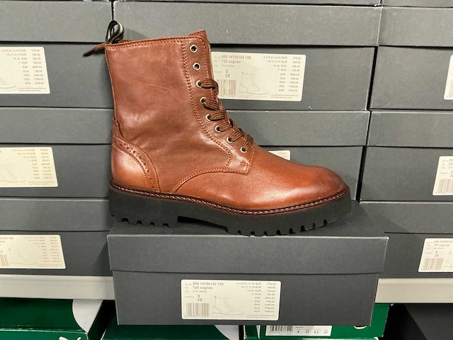 Partij marc o polo cow leather laarsjes (73x) - afbeelding 10 van  17