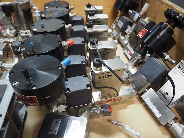 Partij mass flow controllers - afbeelding 1 van  1