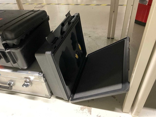 Partij materiaal gebruikt in laboratorium - afbeelding 2 van  10