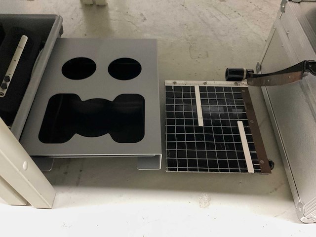 Partij materiaal gebruikt in laboratorium - afbeelding 9 van  10