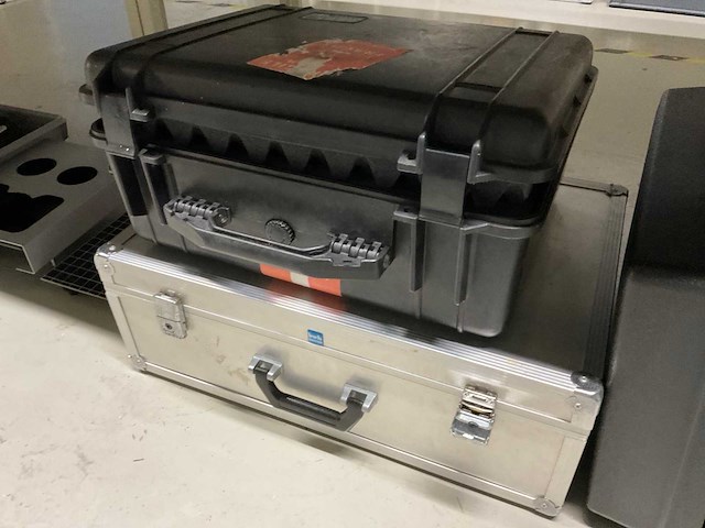 Partij materiaal gebruikt in laboratorium - afbeelding 10 van  10