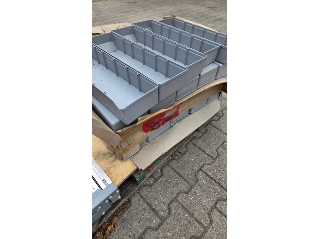 Partij materiaal voor bedrijfswageninrichting - afbeelding 3 van  8