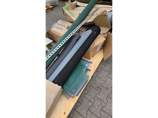 Partij materiaal voor bedrijfswageninrichting - afbeelding 7 van  8