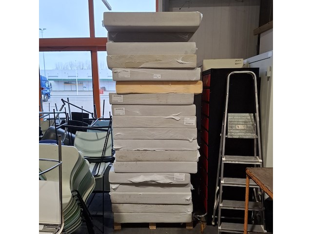 Partij matrassen - afbeelding 7 van  8